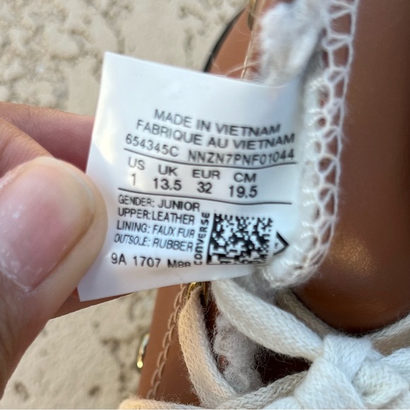 Brown High Tops with faux fur in the inside - Picture 8 of 8